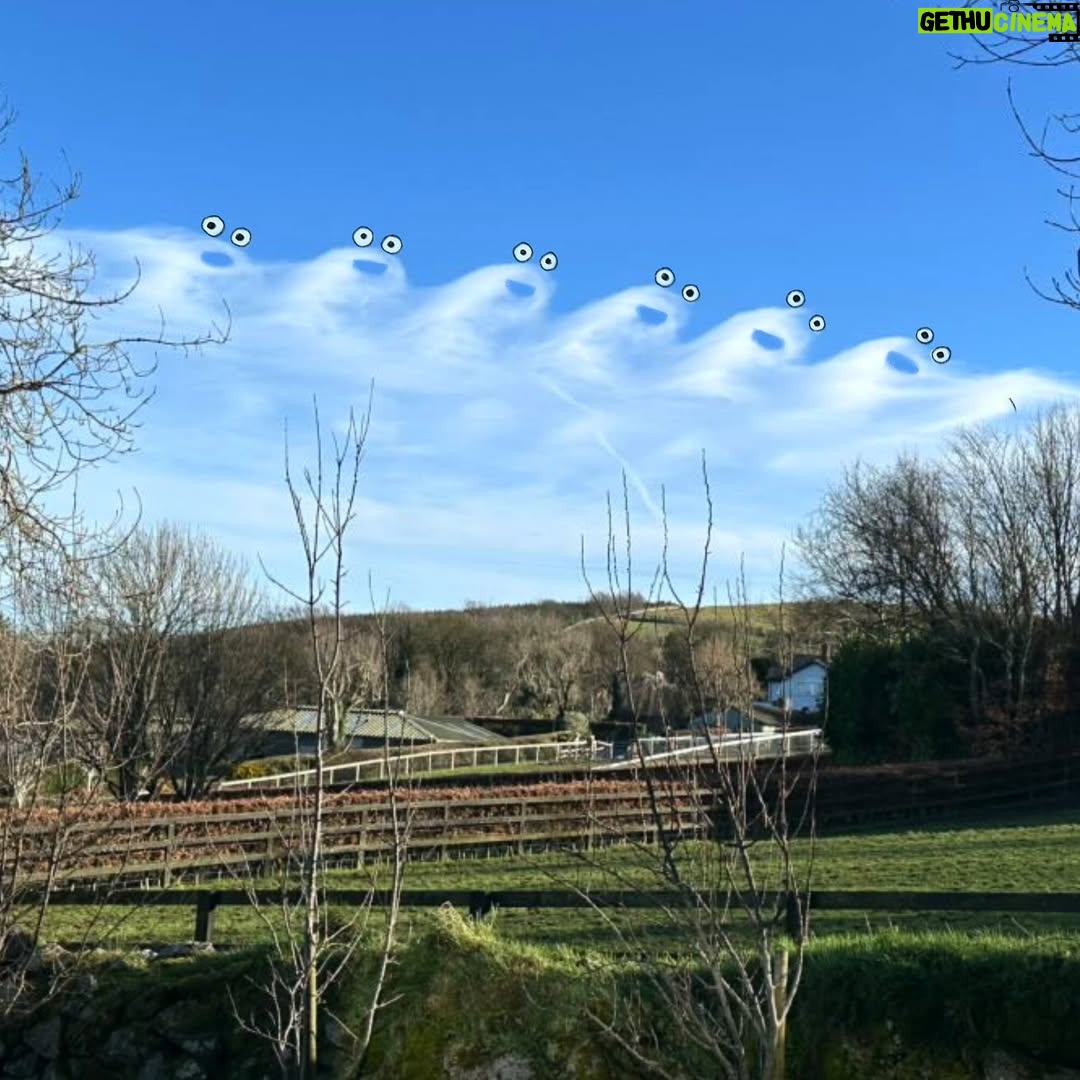 Amy Huberman - 9.5K Likes - Loved seeing this incredible Cloud Choir over Dublin this afternoon. Amy got the best pic. What song are they singing?
📸: @amy_huberman