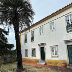 Ana Marques Instagram - Fim de semana tão bom… “old fashion habits”… 
Comer, conversar, jogar… e telemóvel só para tirar fotografias. 
Gosto tanto de casas assim: vividas e cheias de recordações!