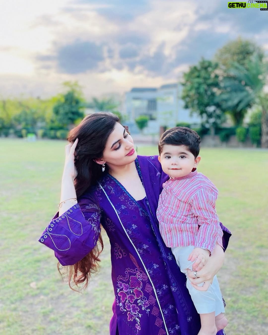 Anam Goher - 20.5K Likes - Bakra Eid Mubarak from us to you ! 🫶🏻🐐🤍
#MyBoys #bakraeid #eidmubarak
👗 @amiradnanofficial
. @republicwomenswear
. @mariabofficial