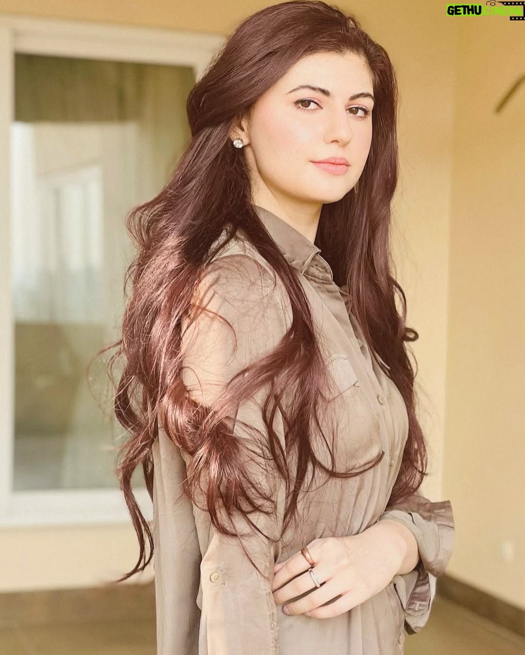 Anam Goher - 13.8K Likes - Snippets from the sets of #Jafaa 🎬🫶🏻🪻
Ps : Yes abhi tak Canada nahi ponchi ;P
Thanks for the immense love with Nimras character.
.
.
.
.
.
.
.
.
.
.
👗 @mariabofficial @shazakmalikofficial @limelight.pret @generation_pk
💄 @haris_rajpoot_mua
@humtvpakistanofficial #humtv #jafaa #bts #photography #instagood #instagram #instadaily #reels #reelsinstagram #tv #drama #fyp #explore #explorepage #portraitphotography #photo #newpost