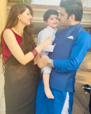 Anam Goher Instagram - Eid Mubarak from me & my people! ♥️🌹🌙

.
.
.
.
.
👗 @maisondumoda_bysahmeen @blacksaree 

Makeup by yours truly 💁🏻‍♀️💋💄

PS obsessed with this song 🎶 

#saree #eid #eidmubarak #instagram #instagood #reels #reelsinstagram #2024  #socialmedia #explore #explorepage #instamood #pakistan #anamgoher #gohermumtaz #couple #newpost