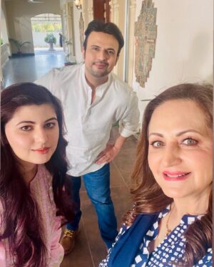 Anam Goher Instagram - Snippets from the sets of #Jafaa 🎬🫶🏻🪻

Ps : Yes abhi tak Canada nahi ponchi ;P 

Thanks for the immense love with Nimras character.

.
.
.
.
.
.
.
.
.
.

👗 @mariabofficial @shazakmalikofficial @limelight.pret @generation_pk 

💄 @haris_rajpoot_mua 

@humtvpakistanofficial #humtv #jafaa #bts #photography #instagood #instagram #instadaily #reels #reelsinstagram #tv #drama #fyp #explore #explorepage #portraitphotography #photo #newpost