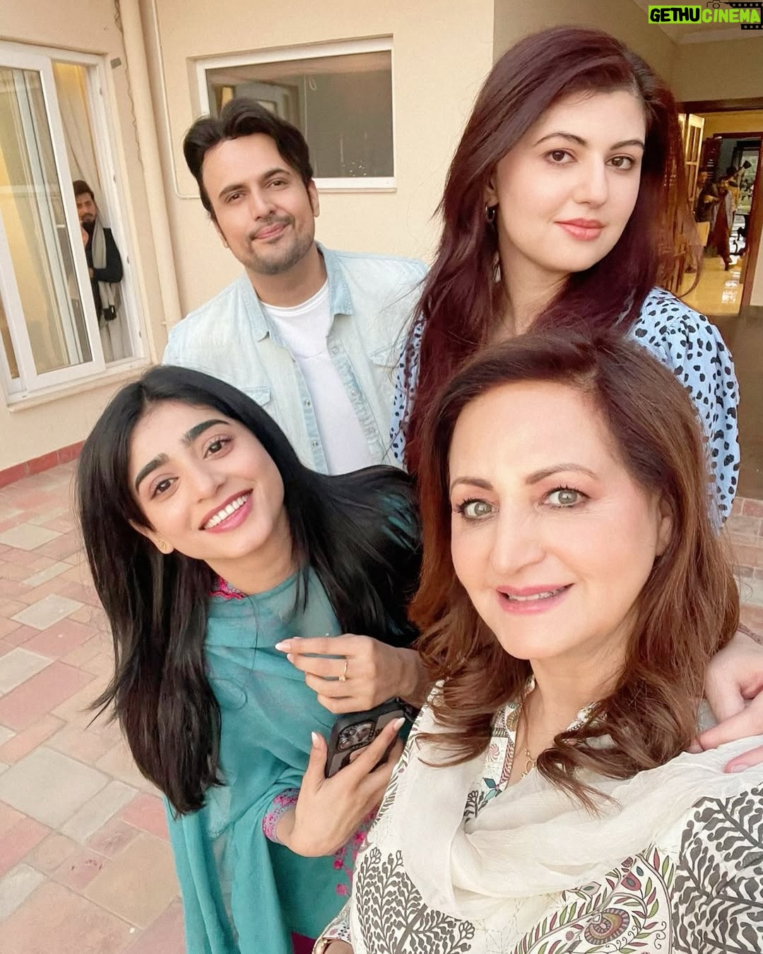 Anam Goher - 13.8K Likes - Snippets from the sets of #Jafaa 🎬🫶🏻🪻
Ps : Yes abhi tak Canada nahi ponchi ;P
Thanks for the immense love with Nimras character.
.
.
.
.
.
.
.
.
.
.
👗 @mariabofficial @shazakmalikofficial @limelight.pret @generation_pk
💄 @haris_rajpoot_mua
@humtvpakistanofficial #humtv #jafaa #bts #photography #instagood #instagram #instadaily #reels #reelsinstagram #tv #drama #fyp #explore #explorepage #portraitphotography #photo #newpost