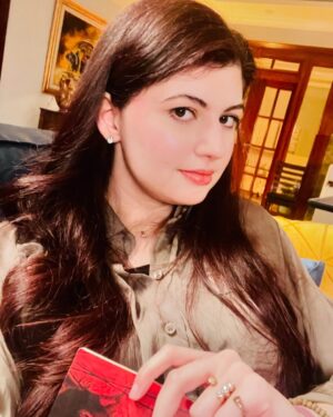 Anam Goher Instagram - Snippets from the sets of #Jafaa 🎬🫶🏻🪻

Ps : Yes abhi tak Canada nahi ponchi ;P 

Thanks for the immense love with Nimras character.

.
.
.
.
.
.
.
.
.
.

👗 @mariabofficial @shazakmalikofficial @limelight.pret @generation_pk 

💄 @haris_rajpoot_mua 

@humtvpakistanofficial #humtv #jafaa #bts #photography #instagood #instagram #instadaily #reels #reelsinstagram #tv #drama #fyp #explore #explorepage #portraitphotography #photo #newpost