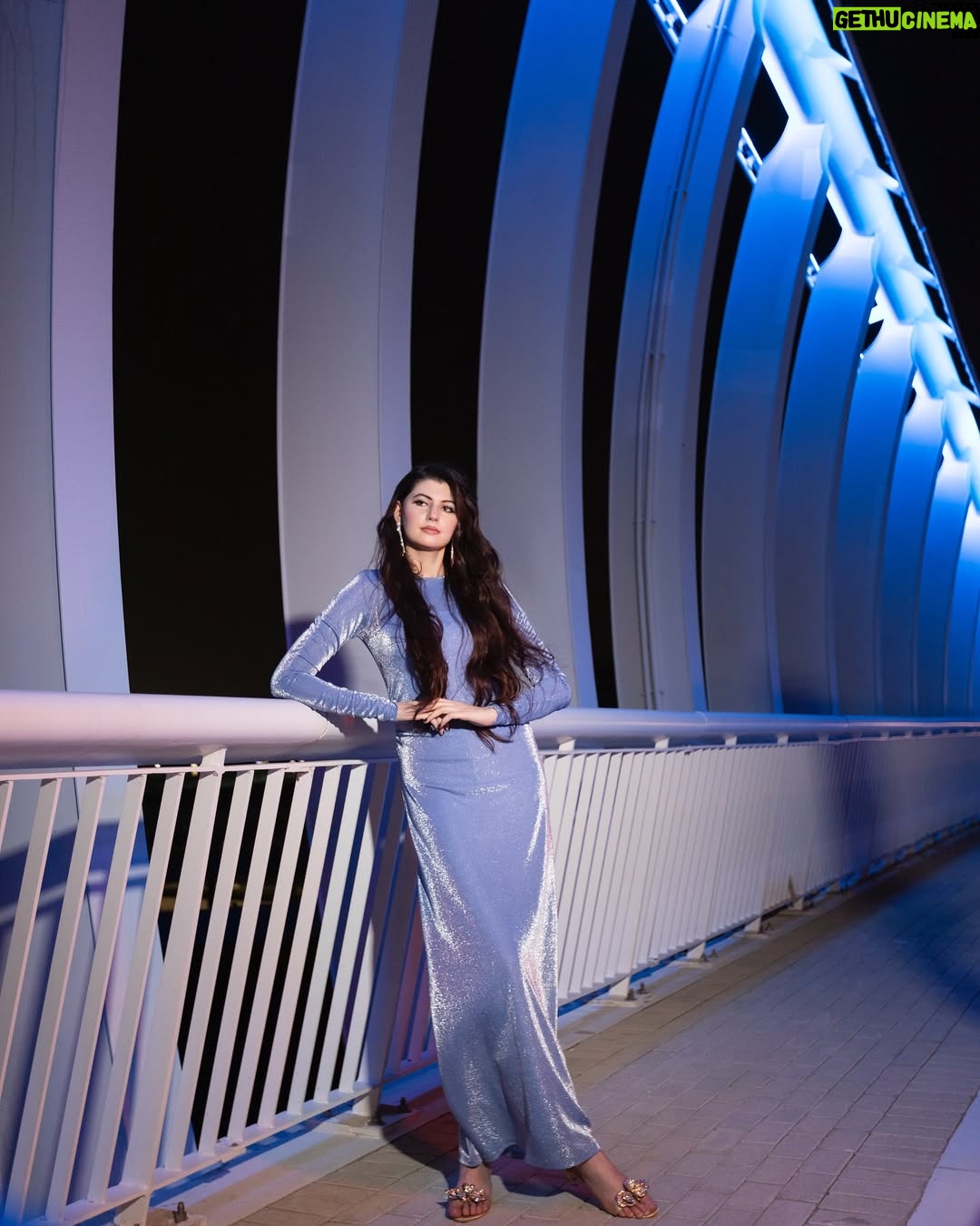 Anam Goher - 11.9K Likes - 💜✨💎
@uthman_studio
@reserved
@meydanbridge
.
.
.
.
.
#trending #explorepage #instagram #instagood #instadaily #dress #uae #dubai #fyp #reels #ootd #photography #photooftheday #travelgram