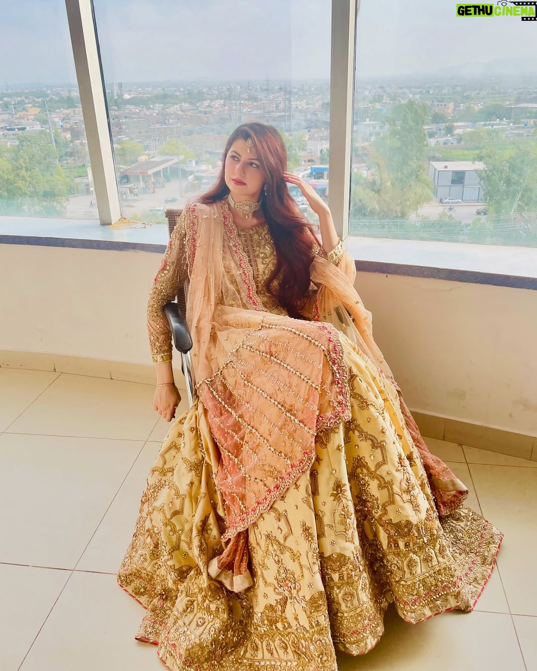 Anam Goher - 46.2K Likes - Meet Nimra from the sets of #Jafaa 🎬❤️🌼
👗 @shazakmalikofficial
.
.
.
.
.
@humtvpakistanofficial #humtv #jafaa #bts #photography #instagood #instagram #instadaily #reels #reelsinstagram #tv #drama #fyp #explore #explorepage #portraitphotography #photo #post