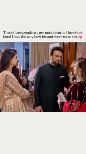 Anam Goher Instagram - Cute family 💖🤗

#anamgoher #nadiaafghan #usmanmukhtar #pakdrama #jafaa #pakistan #viralvideos #trendingreels #reelsinstagram #family