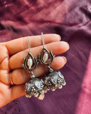 Anamica Kadamb Instagram - ✨ Jhumka Bareilly Wala – A Collection That Speaks Tradition with a Modern Twist! ✨

Celebrate Women’s Day with elegance and grace—shop our stunning jewellery collection and get up to 15% OFF! ✨💃

Embrace your shine, because every queen deserves her crown! 👑💖 (Link is in bio)

#JhumkaBareillyWala #AainaaJewelry #WomensDaySpecial #OxidizedJewelry #TimelessElegance#jewelry#jhumkas
#jhumkis #jhumkiearrings