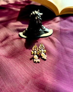 Anamica Kadamb Instagram - ✨ Jhumka Bareilly Wala – A Collection That Speaks Tradition with a Modern Twist! ✨

Celebrate Women’s Day with elegance and grace—shop our stunning jewellery collection and get up to 15% OFF! ✨💃

Embrace your shine, because every queen deserves her crown! 👑💖 (Link is in bio)

#JhumkaBareillyWala #AainaaJewelry #WomensDaySpecial #OxidizedJewelry #TimelessElegance#jewelry#jhumkas
#jhumkis #jhumkiearrings