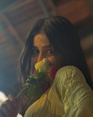Anaswara Rajan Instagram - unnai kaanamal 🌼