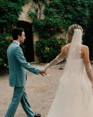 Andrea Bowen Instagram - We got a good thing goin’, @zuckermanjosh. Let’s date forever?

📷: @elmirweddingphoto