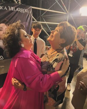Andrea Tessa Instagram - Amo estas imágenes! Hay ahí tanto amor, compañerismo y una pasión compartida por el bel canto. @veronicavillarroeloficial gracias por tanto y por este encuentro post concierto contigo. Te queremos muchísimo. Gracias @maribelvillarroelg por estas fotos preciosas.