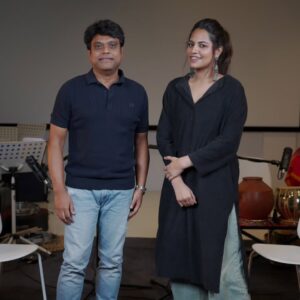 Angelin B Instagram - Comment your favorite Harris Jeyaraj song and also if you haven't watched  the SS podcast with Harris Jeyaraj kindly check the link in my bio 

With @jharrisjayaraj 
PC @hapiie_person_ 

#angelin #vj #harrisjeyarajmusical #harris #podcast