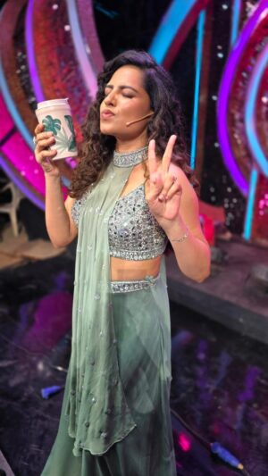 Angelin B Instagram - #awsumkissa 
#sweetheart 
@rio.raj @iamsandy_off @thinkmusicofficial 

#trendingsong #trendingreel #angelin #new #jodi #trending