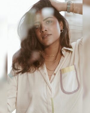 Angelin B Instagram - Blah~ 
 
📸 @ankaleshwargj_official 
Shirt @thestitches.in 

#angelin #vjangelin #new #trend #trending #newyear #newstart #fresh #vintage