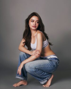 Angelina Cruz Instagram - Outtakes before the big day

See you all at the #BENCHBodyOfWork show on March 21 🖤

📷 @chris.cantos