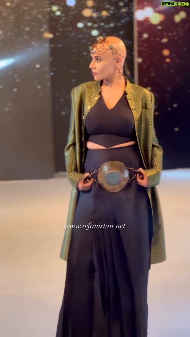 Angeline Malik - 744 Likes - #Angelinemalik walk first time ever on the ramp for the #winterfashiongala2025 for the designer #parishayadnan ❤️
May Allah give her speedy recovery ameen
@angelinemalikofficial @parishae.adnan @angelinesartline @irfanulhaqofficial @trio_session
@saraphine.andrew
#thetriosalon
#winterfashiongalaXTRIO
#runwayreadybytrio
#backstagebytrio
#triosessionexclusive @winter.fashion.gala #IrfanistanPR