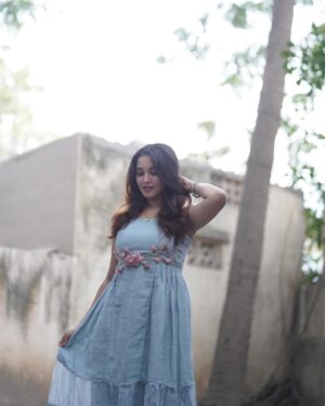 Anikha Instagram - fav dress from neek promo🌸

@bykaveri 
@_kashvibisani 
@iamlokeshwaran