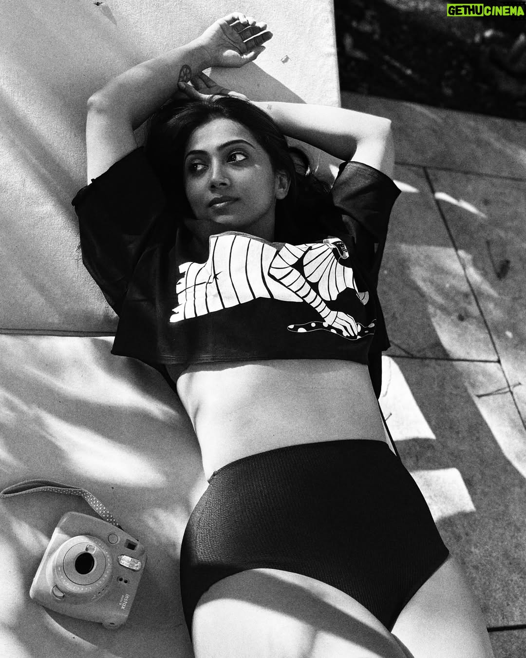 Anindita Bose - 6.2K Likes - Daydreamer ll ( Extraaaa comfy crop top )
AVAILABLE ON OUR WEBSITE
Link in bio
.
.
.
#wearableart #tshirtlovers #streetfashion #aninditaboseart #artistsoninstagram #illustrationartists #limitededition