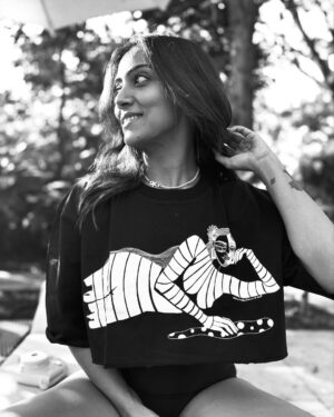 Anindita Bose Instagram - Daydreamer ll ( Extraaaa comfy crop top )
AVAILABLE ON OUR WEBSITE 
Link in bio 
.
.
.
#wearableart #tshirtlovers #streetfashion #aninditaboseart #artistsoninstagram #illustrationartists #limitededition
