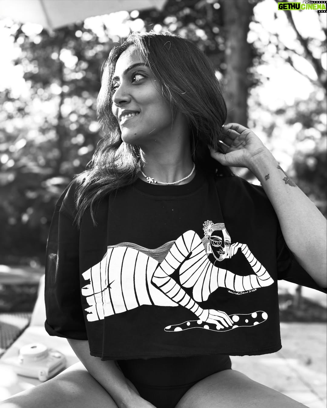 Anindita Bose - 6.2K Likes - Daydreamer ll ( Extraaaa comfy crop top )
AVAILABLE ON OUR WEBSITE
Link in bio
.
.
.
#wearableart #tshirtlovers #streetfashion #aninditaboseart #artistsoninstagram #illustrationartists #limitededition