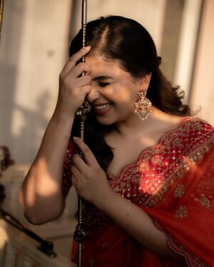 Anjali Instagram - Thanking each one of you for celebrating #seetha and #seethammavakitlosirimallechettu once again. This re release felt bigger than anything. Love you all ❤️

Styling @manogna_gollapudi
Saree @jigarmaliofficial
Jewellery @petalsbyswathi
Hairstyle @crafted_hair_by_her
Photographer @parvathamsuhasphotography

#seetha #seethammavakitlosirimallechettu #svscrerelease #celebration #gratitude #love #happy #weekend