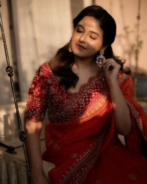 Anjali Instagram - Thanking each one of you for celebrating #seetha and #seethammavakitlosirimallechettu once again. This re release felt bigger than anything. Love you all ❤️

Styling @manogna_gollapudi
Saree @jigarmaliofficial
Jewellery @petalsbyswathi
Hairstyle @crafted_hair_by_her
Photographer @parvathamsuhasphotography

#seetha #seethammavakitlosirimallechettu #svscrerelease #celebration #gratitude #love #happy #weekend