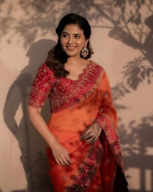 Anjali Instagram - Thanking each one of you for celebrating #seetha and #seethammavakitlosirimallechettu once again. This re release felt bigger than anything. Love you all ❤️

Styling @manogna_gollapudi
Saree @jigarmaliofficial
Jewellery @petalsbyswathi
Hairstyle @crafted_hair_by_her
Photographer @parvathamsuhasphotography

#seetha #seethammavakitlosirimallechettu #svscrerelease #celebration #gratitude #love #happy #weekend