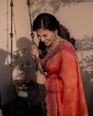 Anjali Instagram - Thanking each one of you for celebrating #seetha and #seethammavakitlosirimallechettu once again. This re release felt bigger than anything. Love you all ❤️

Styling @manogna_gollapudi
Saree @jigarmaliofficial
Jewellery @petalsbyswathi
Hairstyle @crafted_hair_by_her
Photographer @parvathamsuhasphotography

#seetha #seethammavakitlosirimallechettu #svscrerelease #celebration #gratitude #love #happy #weekend