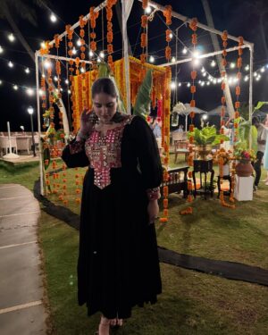 Anjali Anand Instagram - … aaja tainu saahan de ni dhaage ch paro lavaan ✨
.
.
.
.
.
.
.
Wearing @theplussizestore