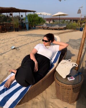 Anjali Anand Instagram - …Take me back to the beach please 🏖️
