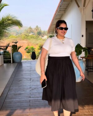 Anjali Anand Instagram - …Take me back to the beach please 🏖️