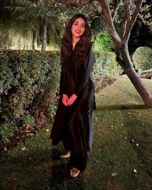 Anmol Baloch Instagram - 🌙

See you all at 8pm
#iqtidar

@erumjamalofficial 
@anilamurtaza