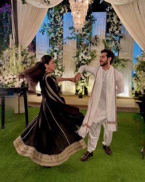 Anmol Baloch Instagram - No actors and directors were harmed in the making of this friendship 🫣

@alirazaishere

Fit @erumjamalofficial 
@anilamurtaza