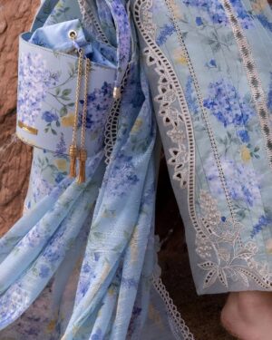 Anmol Baloch Instagram - Crimson Lawn’s latest collection.🌊🦚Inspired by timeless artistry and reimagined for the modern woman, these designs are crafted to make every moment feel like a statement. Because lawn should be as bold, beautiful, and effortless as you. #crimsonlawn2025 

@crimsonpakistan 
@tauseefahmed.official