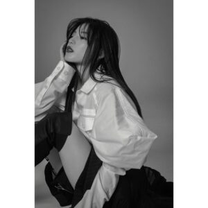 Anna Ishii Instagram - BARFOUT! 本日発売
モノクロ☆★

@shunto_sato  さん
@kawashimanozomi_official  さん
@ami_michihata  さん