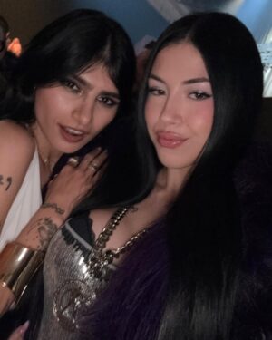 Anna Pepe Instagram - 🩷 @miakhalifa
