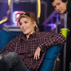 Anna Shulgina Instagram - Даже не верится, что 1-ый сезон «ВКАТИТ» так быстро прошел. Огромная благодарность всем гостям за душевные беседы и космические песни! Это первый мой проект подобного формата, но не последний… 😉

А еще я регулярно получаю сообщения от артистов и их представителей с предложением прийти на подкаст во 2-ом сезоне! И именно такое полное доверие от уважаемых людей медиа индустрии - лучший показатель достойной реализации! 

Кстати, 7 февраля выйдет плейлист с треками победителей сезона в VK Музыке! Желаю чартов и вдохновения! 💜

P.s. Команда, спасибо! Обнимаю каждого причастного!
