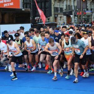 Anne Hidalgo Instagram - Vous étiez encore très nombreuses et nombreux dans les rues de Paris ce matin pour l’incontournable Semi-Marathon !

Un très beau moment sportif et festif ! Bravo aux 48 000 coureuses et coureurs !

📸 Guillaume Bontemps/Ville de Paris