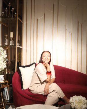 Anoushey Ashraf Instagram - Hello 2025! 
May our stars align 🌟 

Couldn’t pick one pic so I picked many! 🤣🌟😭😭

Styling: @shakethingsupbyamal 
Coordination: @umermushtaqofficial 
Hair/makeup: @furqanssalon 
Photography: @razajaffriofficial