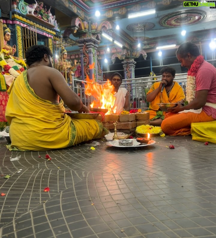 Anshita Akbarsha - 53K Likes - Om Namah Shivaya! May Shiva’s power remove all obstacles from your path! 🔱
#omnamahshivaya
.
.
#shivaratri #temple #shiva