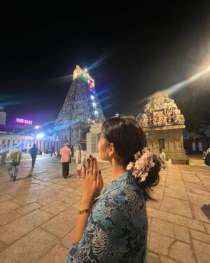 Anshita Akbarsha Instagram - “OM NAMAH SHIVAYA” ✨🤍🧿🕉️
#beblessed #shiva #kabaliswarartemple