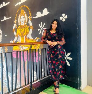 Anshita Akbarsha Instagram - The secret to happiness is low expectations🧿✨🤍
.
.
.
👘 @camellia_dezigns 
#bepositive #behappy❤️ #smile