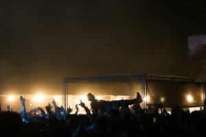Antara Mitra Instagram - @antaramitraofficial At @blithchron_iitgn | IIT GANDHINAGAR.
.
.
Artist Curator - @whiteheavenent 
.
#antaramitra #blithchron #mainstage #CollegeEvent #culturalfest
