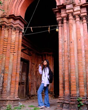 Antara Naina Roy Majumder Instagram - ভূতের সঙ্গে ডেটে গেছিলাম 🫣 আচ্ছা তোমরা কি ভূতে ভয় পাও?