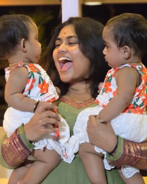 Anu Anand Instagram - Thank you @anjalianand27 and @joelanandpaul for blessing me with this eternal gift ♥️♥️

The light of my life my precious nachu & narthu ⭐️💃