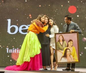 Anu Ranjan Instagram - Out of all the daughters on the planet so glad you both mine ♥️♥️
#bewithbeti 

Thank you @aneelmurarka for the beautiful picture