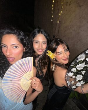 Anzela Abbasi Instagram - 27 i guess 🪭✨🐆🍸🪽🪩
