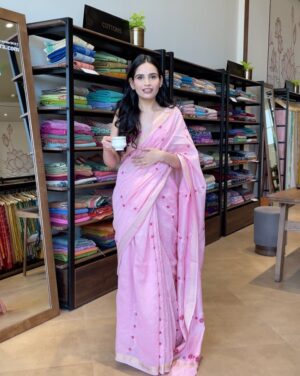 Apoorva Sharma Instagram - #Ad Livin’ a pink saree kinda day in @taneira_sarees 💖🌸

www.taneira.com 🔗
#TaneiraSarees #TaneiraFestive #TaneiraTribe #TaneiraCelebrations #TaneirabyTata #CottonSarees