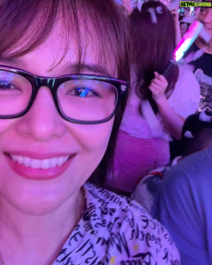 Apple Hong - 1.6K Likes - 昨晚沉浸在邓紫棋的演唱会中,被她满满的正能量深深感染。她不仅用音乐传递力量,更以她的生命见证上帝的爱,温暖人心。小小的身躯蕴藏着无穷的力量,她的每一首歌都充满生命气息,给予人希望与勇气。 🎶✨❤️
@gem0816 ❤️😇❤️
I was immersed in @gem0816 G.E.M I Am Gloria concert last night and was deeply infected by her full of positive energy. She not only uses music to transmit power, but also uses life to witness God’s love and warm people‘s hearts. Her small body harbours infinite power, and each of her songs is full of life, giving people hope and courage. 🎶✨❤️
#邓紫棋 #启示录 #iamgloriaworldtour #revelation